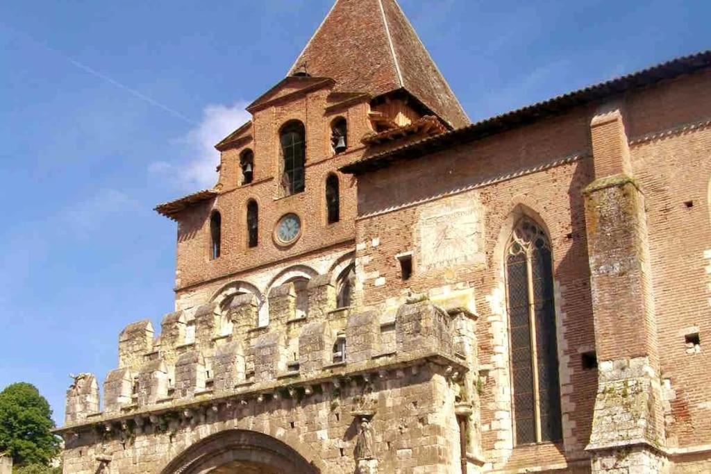 Appartement Entier Moissac Centre 30 M2 Calme Avec Cour Interieure Pour Velos A 50M Du Marche De Moissac Buitenkant foto