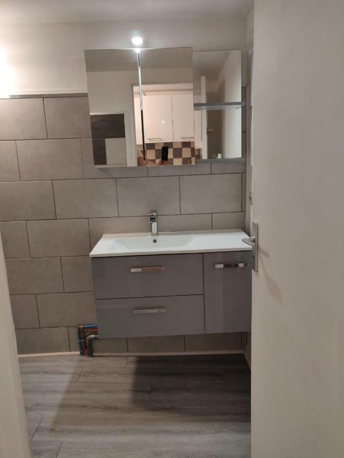 Appartement Entier Moissac Centre 30 M2 Calme Avec Cour Interieure Pour Velos A 50M Du Marche De Moissac Buitenkant foto